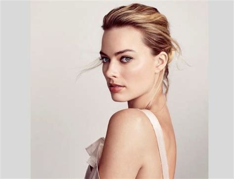 Margot Robbie Says Wolf of Wall Street Nude Scene Was Her。